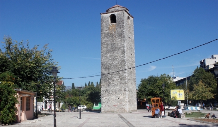 Crnogorski istoričari i intelektualci složni: Krstu nije mjesto na Sahat-kuli u Podgorici