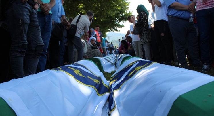 Ne smijemo zaboraviti Srebrenicu ! (photo gallery)