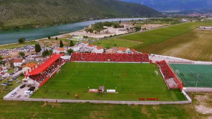 Za utakmice grupne faze UEFA takmičenja nijedan stadion u BiH ne ispunjava uslove