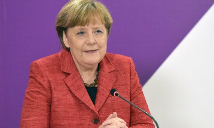 Merkel odbacila izjave Macrona da je NATO 'klinički mrtav'