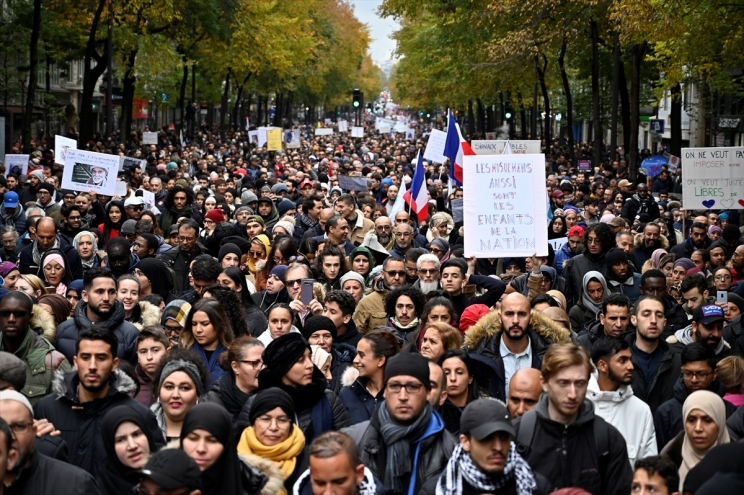 Stop islamofobiji: Na protestima u Parizu oko 40.000 građana