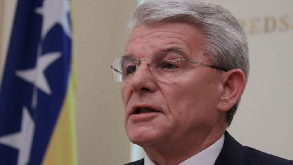 Džaferović: BiH zajedno sa EU brže do respiratora, zahvala komesaru Varhelyiju