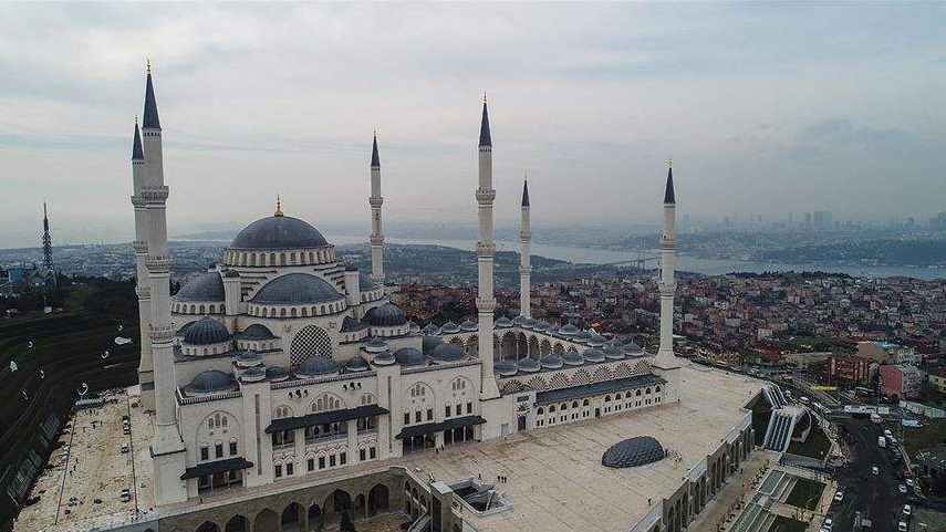 Turska od danas ponovo otvara džamije za sve namaze