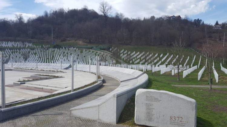 Preživjele žrtve genocida u Srebrenici podsjećaju svijet na trajnu traumu