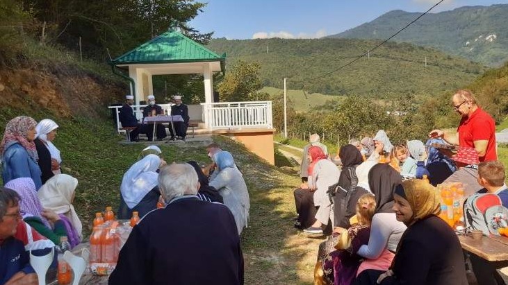 Obilježena 28. godišnjica zločina nad Bošnjacima u Čerkazovićima i Ljoljićima