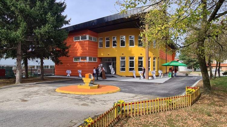 OŠ 'Mula Mustafa Bašeskija' Donje Moštre dobila novu školsku zgradu