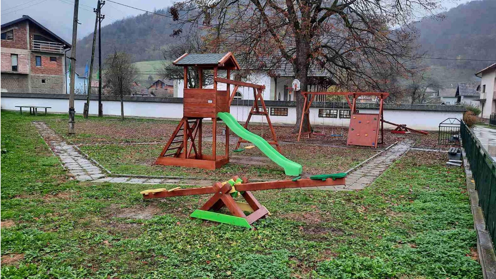 Nova Kasaba: Projektom MIZ Tuzla opremljeno dječije igralište