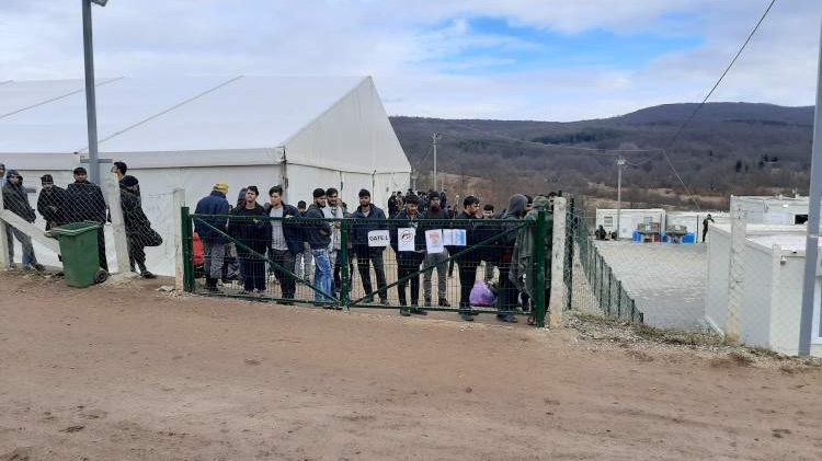 Humanitarna akcija podjele pomoći migrantima u kampu 'Lipa'