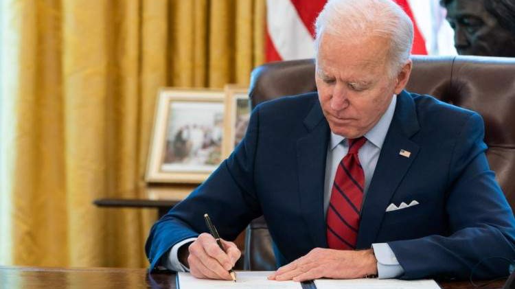 Joe Biden potpisao zakon o izdašnom paketu pomoći za oporavak od pandemije