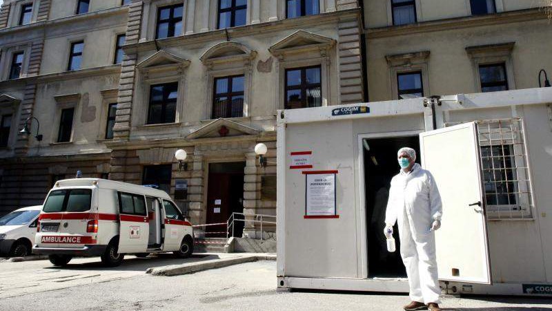 U Kantonu Sarajevo jučer evidentirano 707 novih slučajeva zaraze koronavirusom