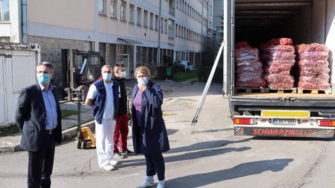 Kantonalnoj bolnici u Zenici uručena donacija Ureda za društvenu brigu Rijaseta IZ u BiH