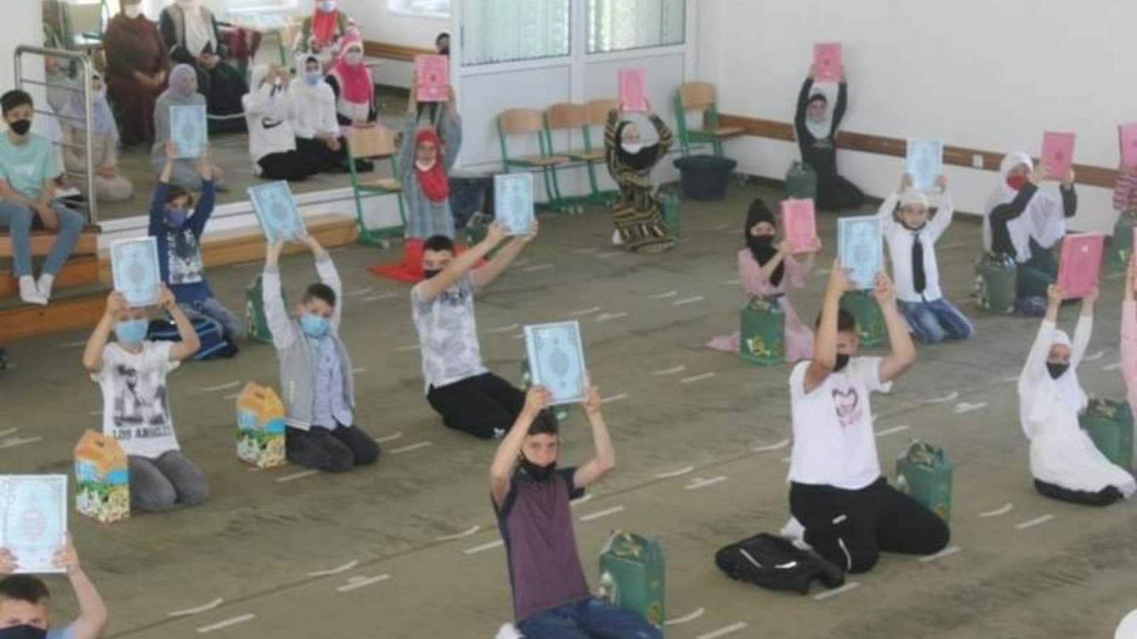 Nakon mubarek Noći kadr u Podlugovima 27. dana ramazana promovisano 60 novih učača Kur'ana