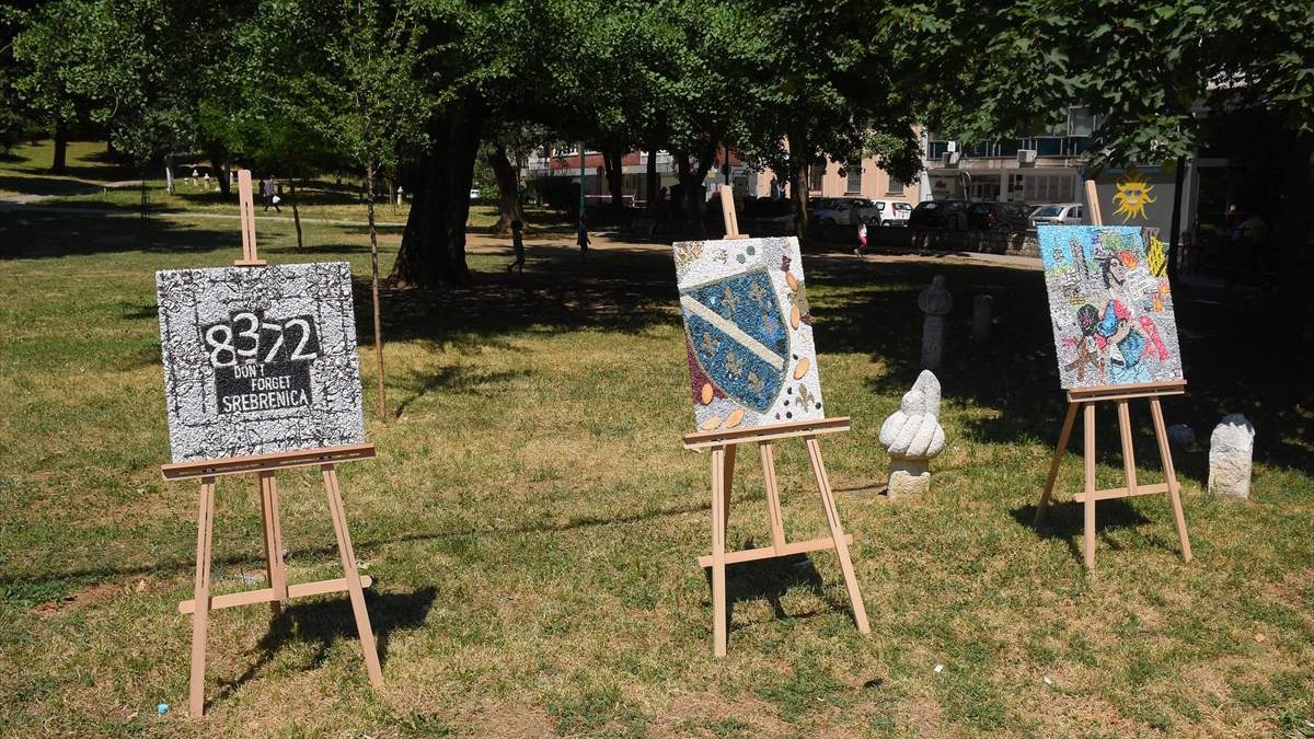 Izložba “Čula” u Sarajevu: Doprinos kulturi sjećanja na žrtve genocida u Srebrenici