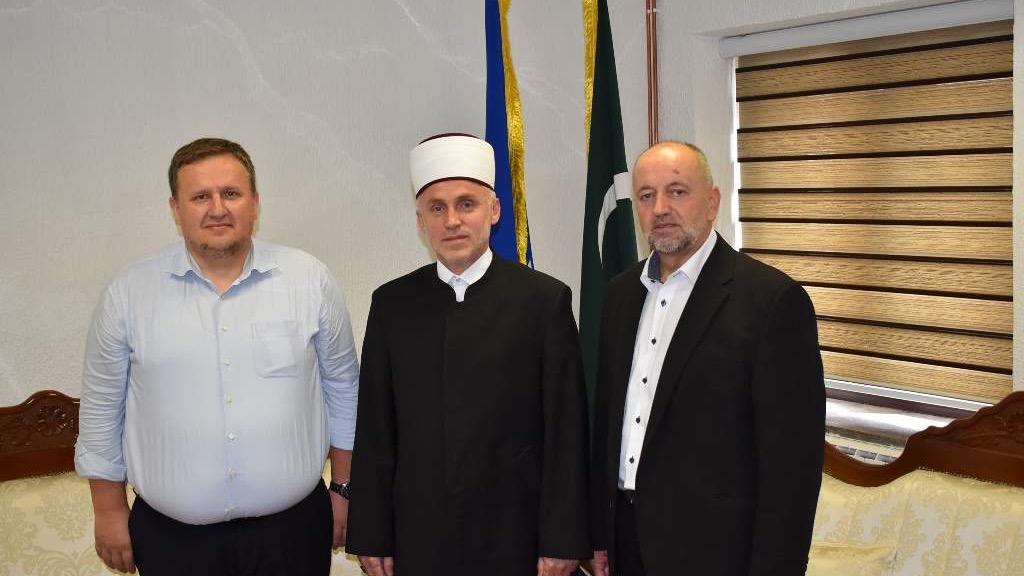 Muftija Kudić upriličio zvanični prijem za novimenovanog direktora Medrese u Cazinu