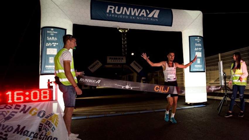 Na pisti Međunarodnog aerodroma Sarajevo održana utrka 'Runway Night Run'