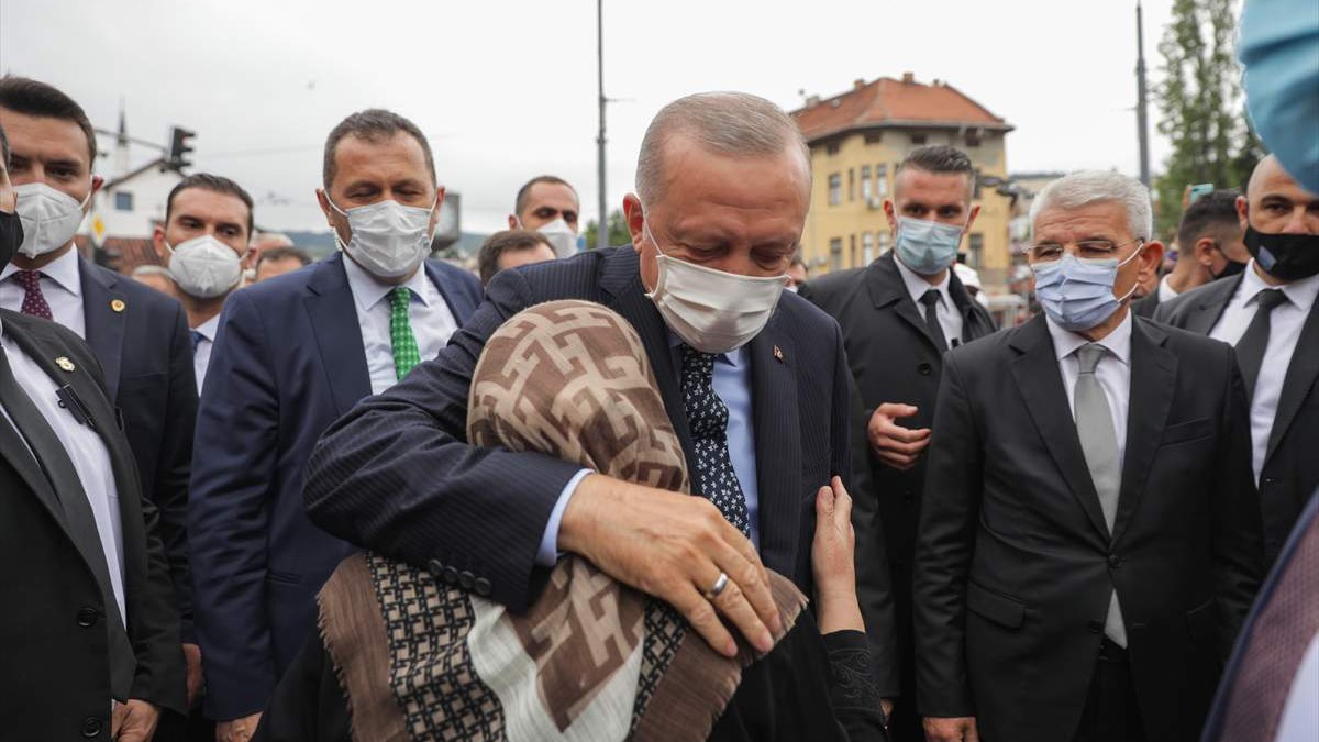 Veliki broj građana dočekao predsjednika Turske Erdogana u Sarajevu