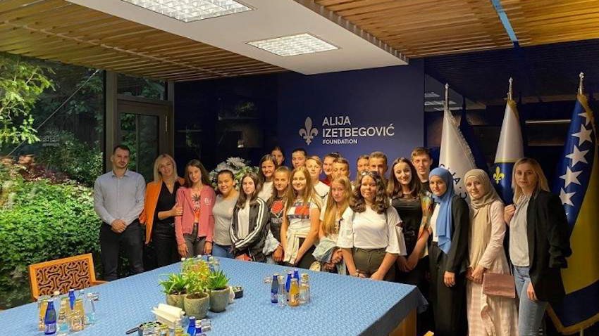 Fondacija Alija Izetbegović realizirala prvu ljetnu školu za djecu iz Srebrenice