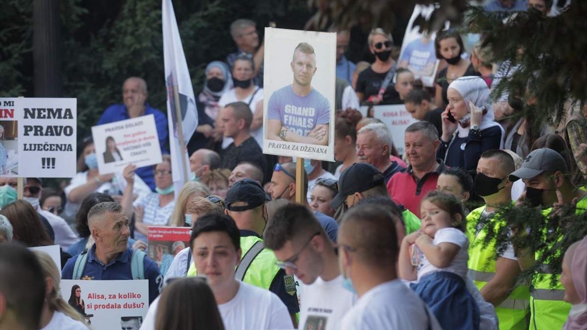 Sa okupljanja u Sarajevu pod nazivom “Pravda za Dženana i Davida” poručeno: Protesti su simbol uspjeha borbe