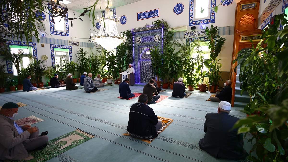 Cvjetna džamija u Turskoj: Kao da se molite u botaničkom vrtu