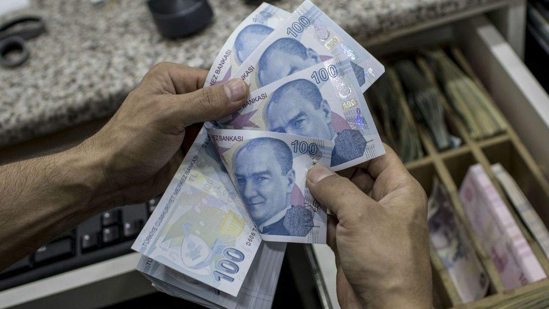 Vrijednost dolara u odnosu na tursku liru od ponedjeljka pala za 44,2 posto