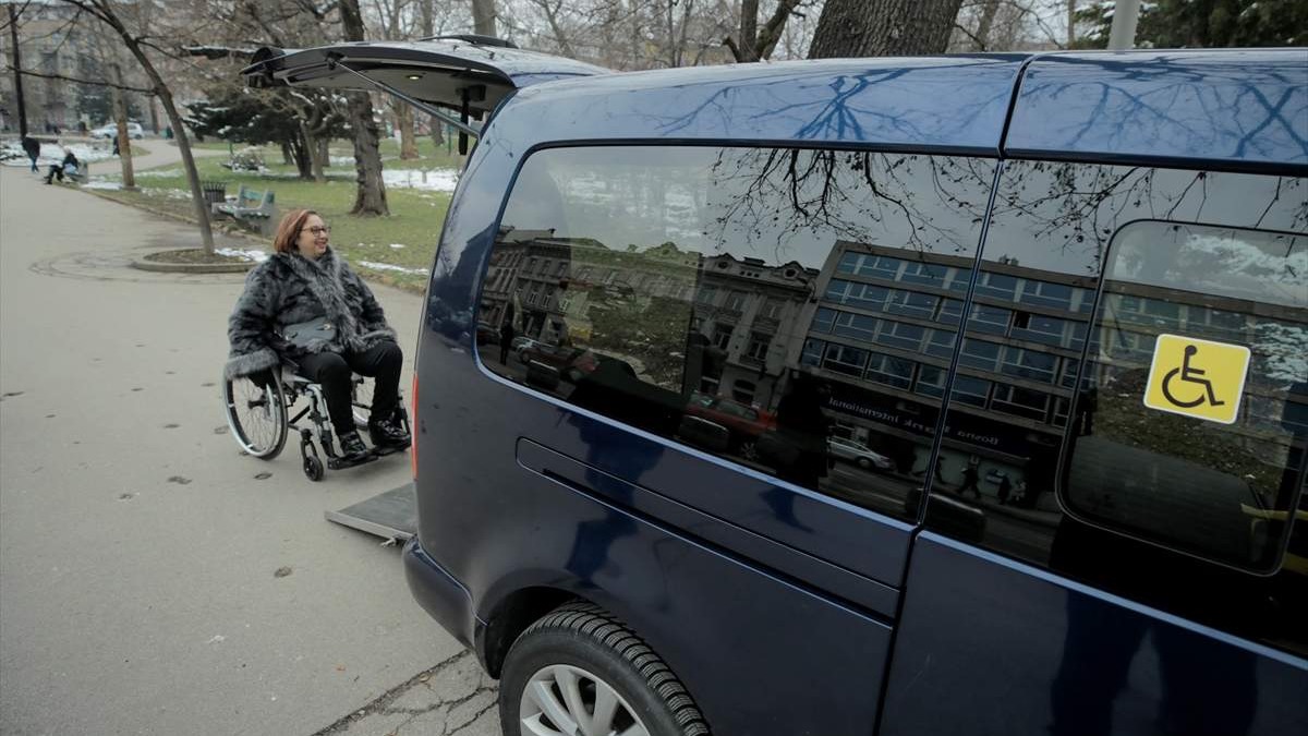 U Kantonu Sarajevo na usluzi prvi taxi servis za osobe sa invaliditetom