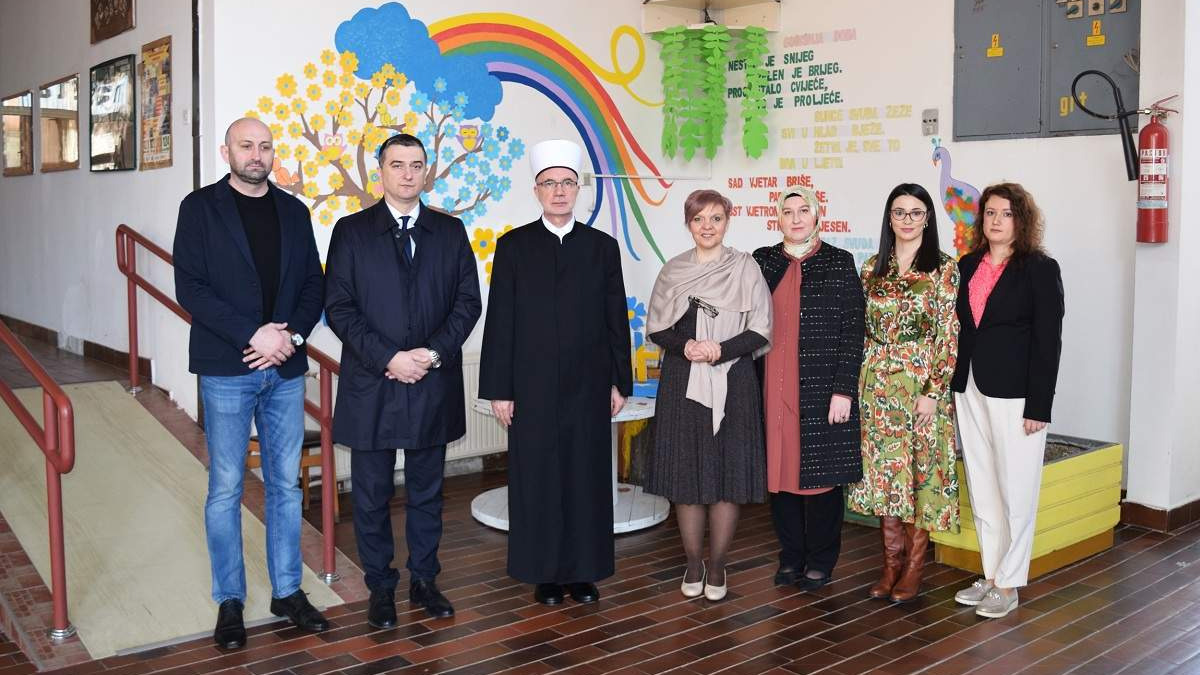 Muftija Fazlović posjetio Zavod za odgoj i obrazovanje osoba sa smetnjama u psihičkom i tjelesnom razvoju 