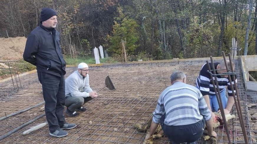 Čajniče: Počela obnova džamije u Bezujnu