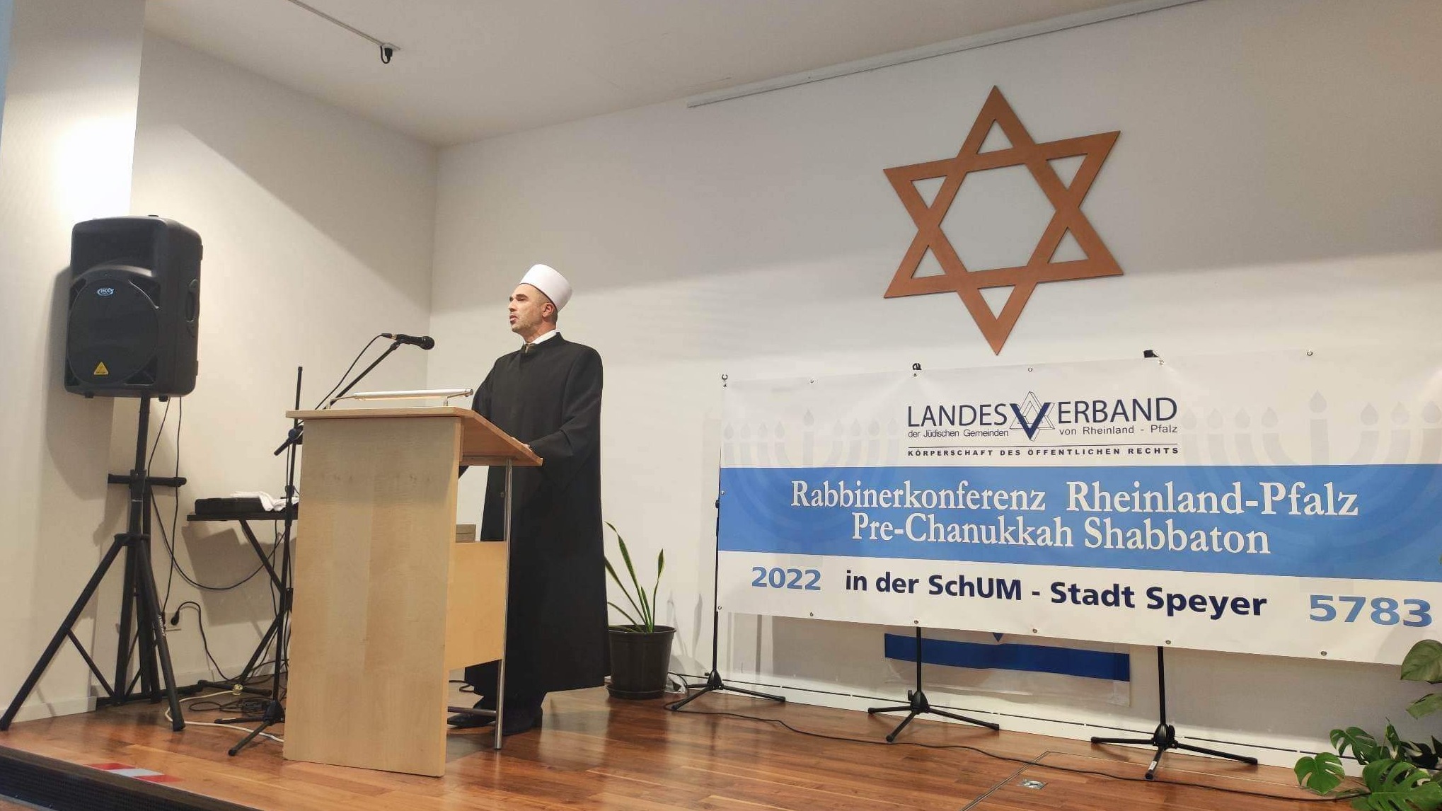 Islamska zajednica Bošnjaka u Njemačkoj poklonila kopiju Sarajevske hagade Jevrejskoj zajednici