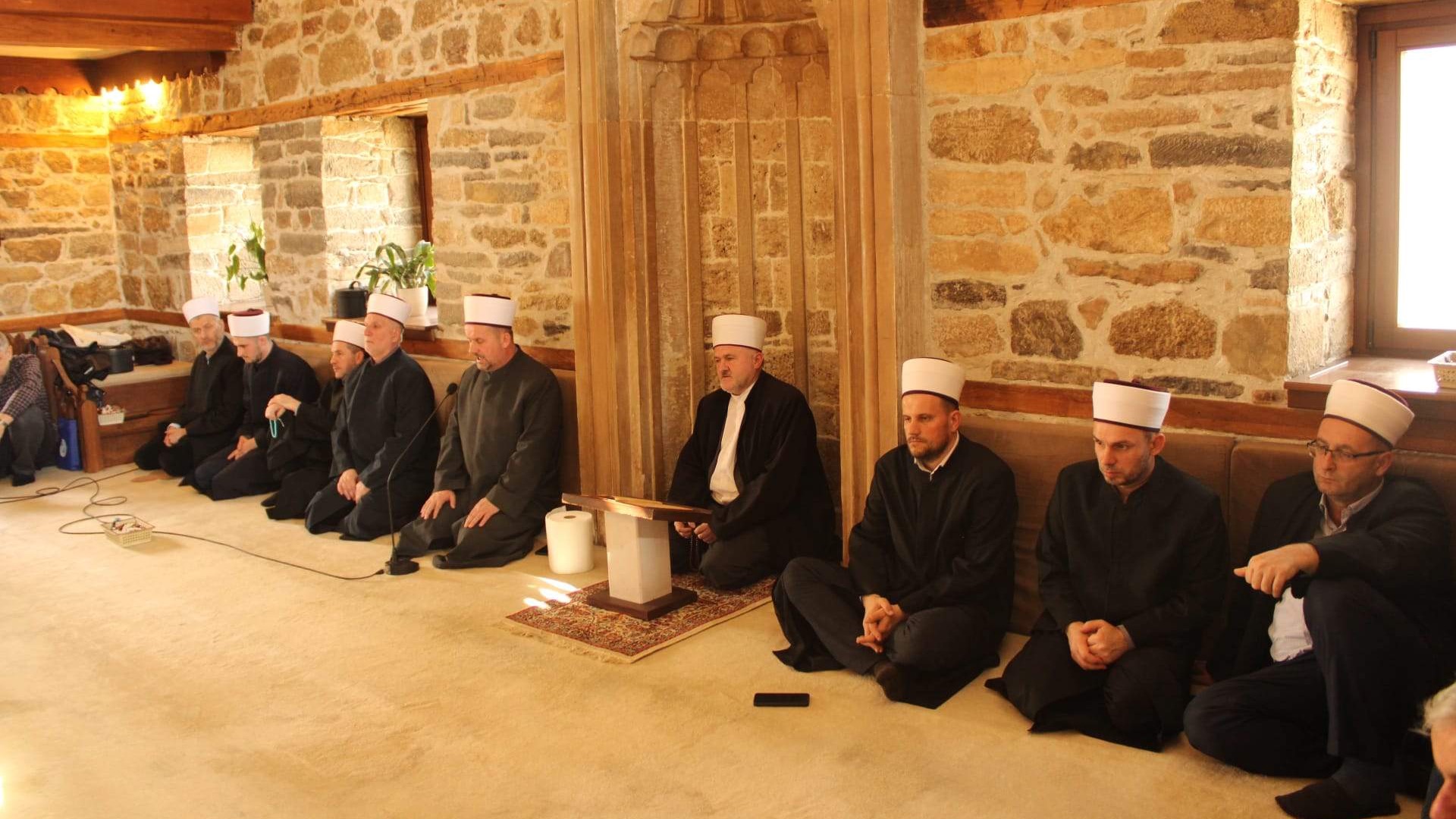 Tradicionalna hafiska mukabela u Čaršijskoj džamiji u Zenici