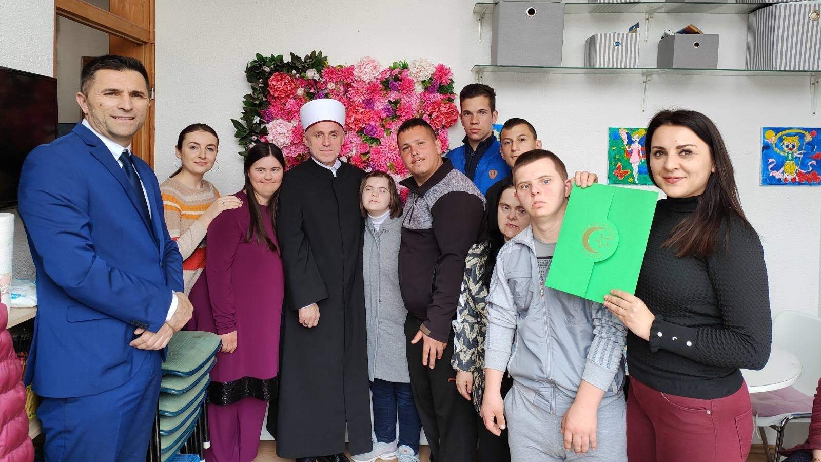 Muftija Kudić posjetio udruženje djece sa posebnim potrebama "I mi postojimo"