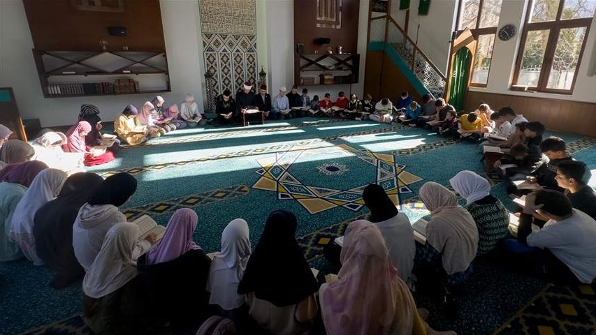 Ramazan u Sarajevu: Ljubav i toplina na dječijoj mukabeli u džamiji u Lužanima