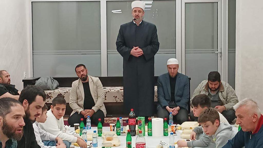 Upriličen iftar u Islamskom centru u Beogradu