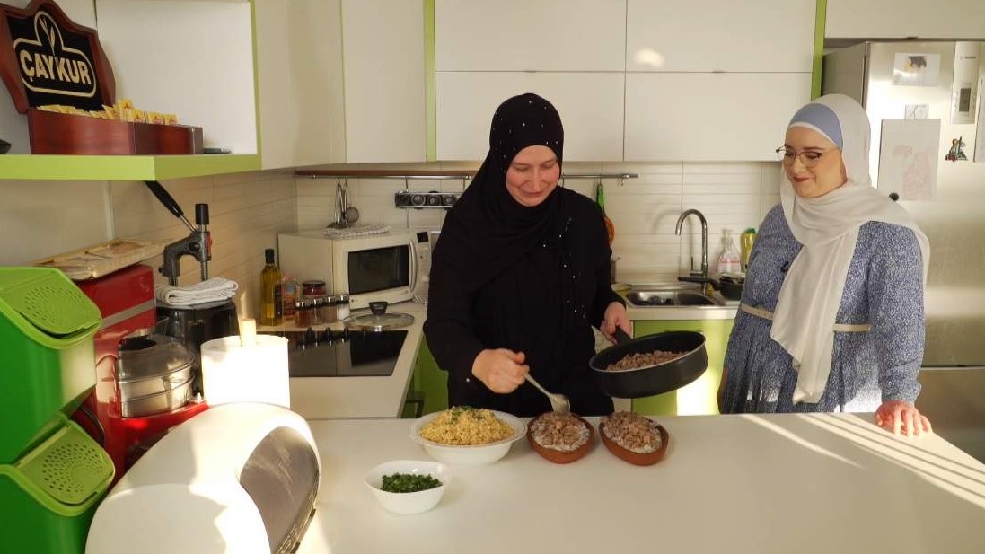 Okus zemlje: Kako ramazan provodi porodica koja spaja turske i bosanske običaje