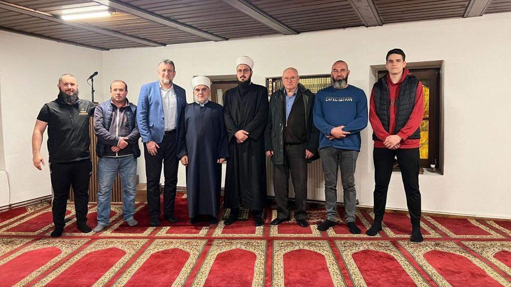 Muftija Dudić posjetio džemat Altun-alem džamije