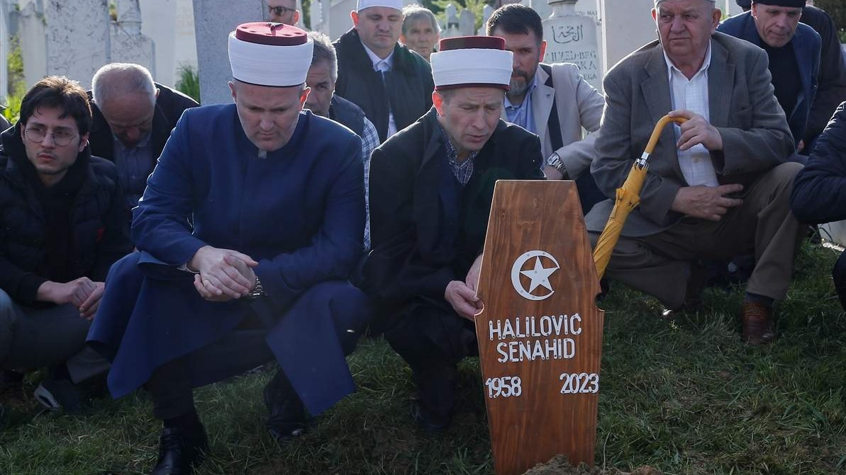 Klanjana dženaza akademiku Senahidu Haliloviću