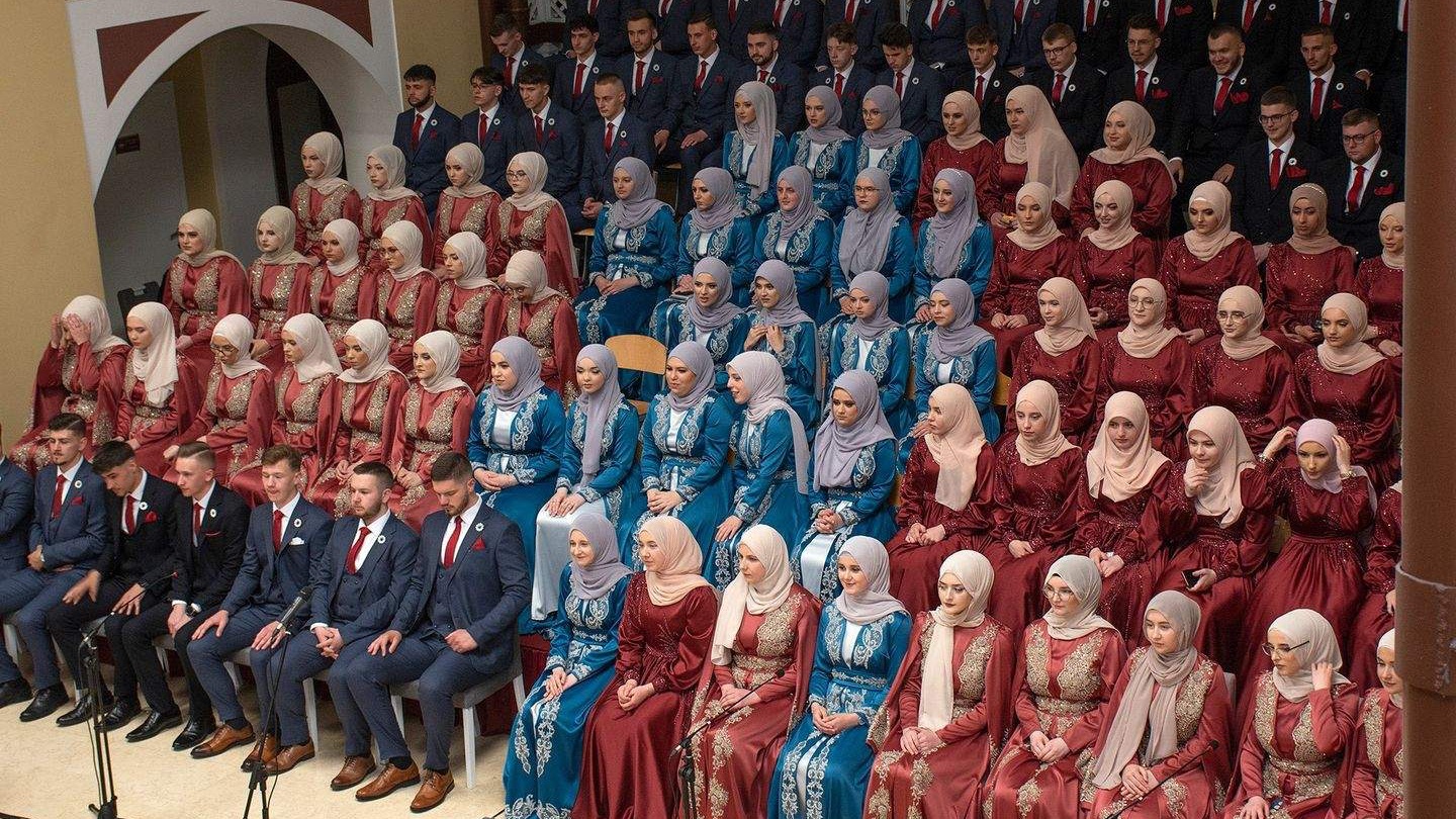 U Elči Ibrahim-pašinoj medresi održana Svečana akademija i defile 256. generacije maturanata 