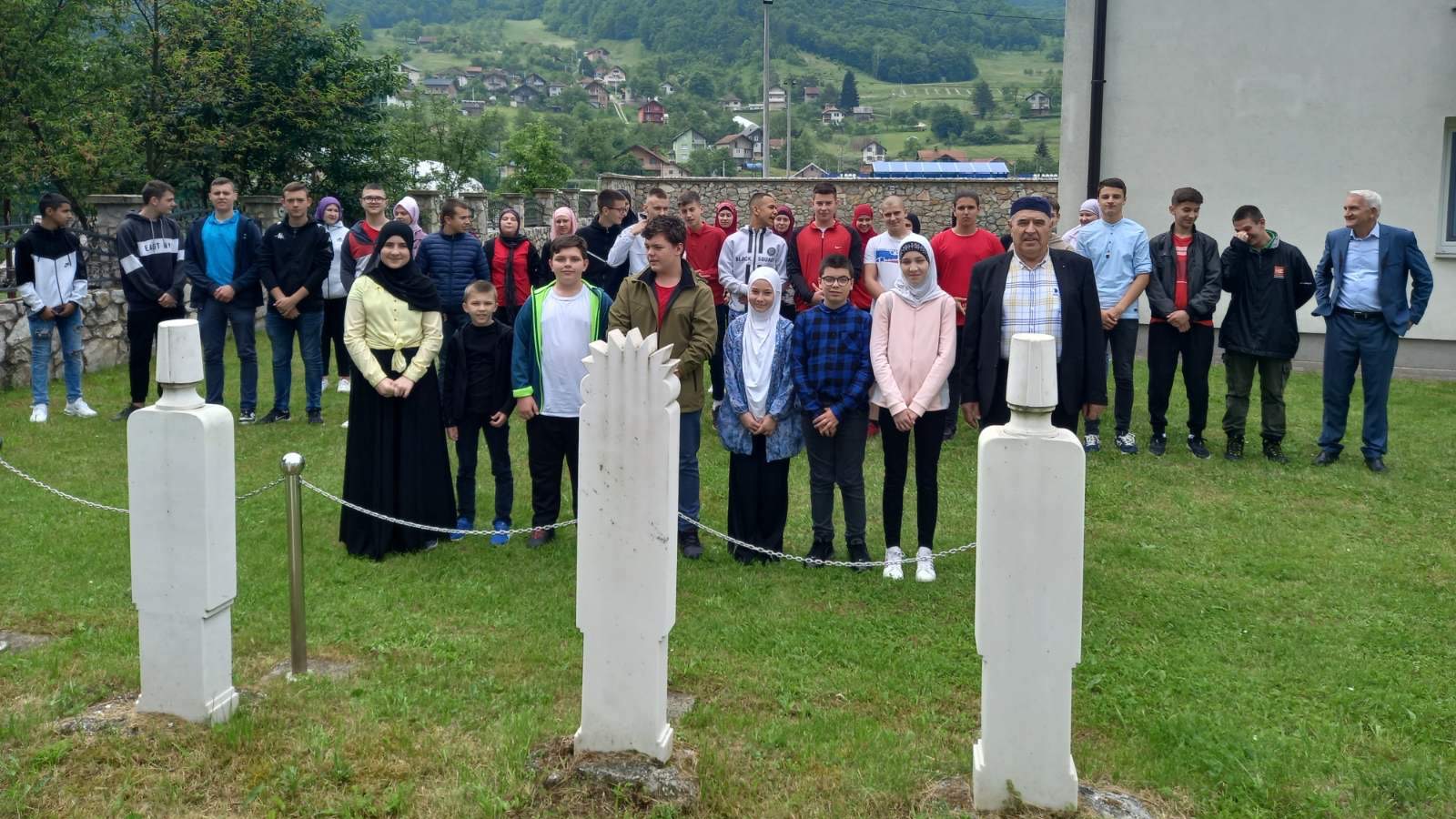 Nastavnici i učenici škole u Semizovcu proučili hatmu porodici Ramić