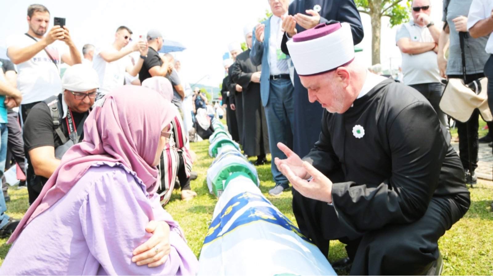 Reisul-ulema obišao tabute 30 žrtava genocida 
