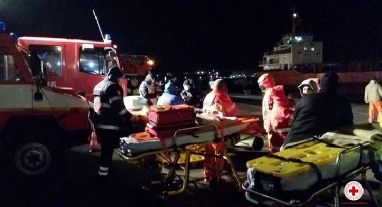 Brod sa preko 600 ilegalnih migranata pristao u Italiju