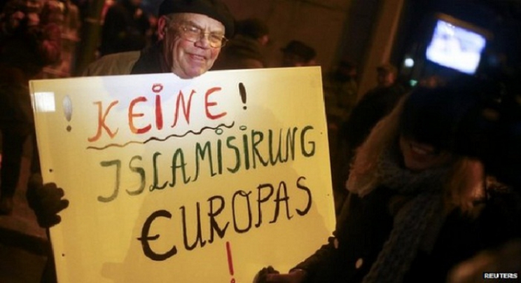 Sve veći broj antiislamista u Njemačkoj: Na protestu PEGIDA-e 18 hiljada ljudi
