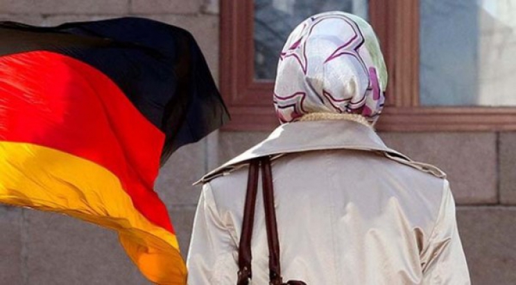 Njemačka: Sud poništio zabranu nošenja mahrame učiteljicama