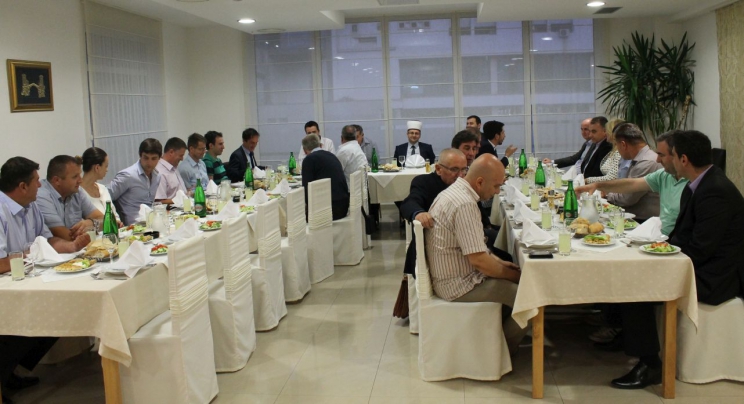 Muftija Dedović priredio iftar za izabrane predstavnike i političke partije u HNK