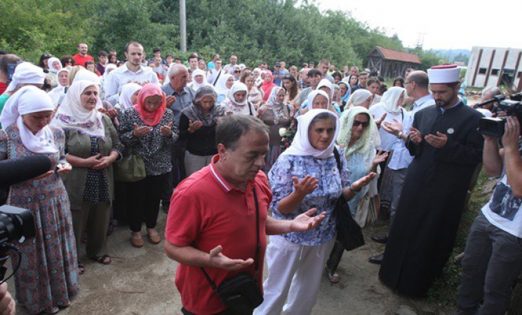 Majke Srebrenice u Kravici: Naše je pravo da posjetimo svako mjesto stradanja najmilijih
