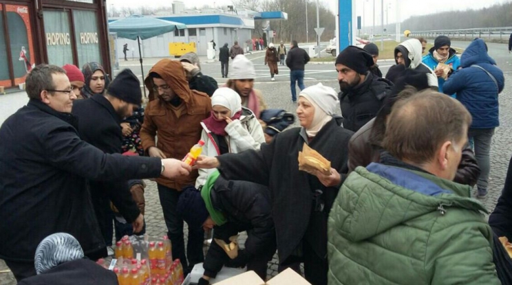 Predstavnici Mešihata IZ u Srbiji uručili pomoć sirijskim izbjeglicama