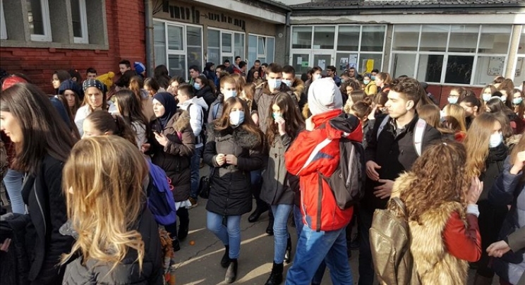 Tuberkuloza u Novom Pazaru: Prekinuta nastava u Gimnaziji, oboljelo najmanje 16 učenika