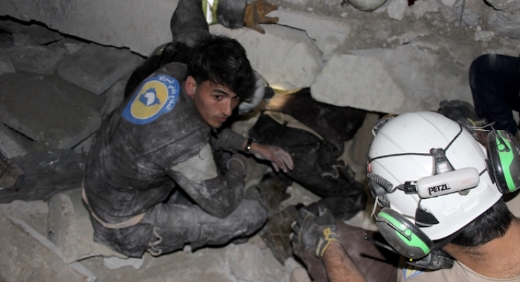 Sirija: Broj poginulih u napadu avijacije na džamiju tokom namaza povećan na 58