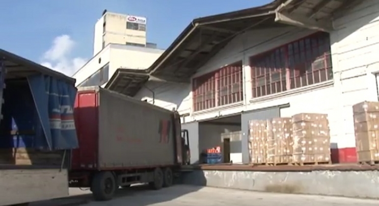 U 'Diti' jutros utovarena pošiljka deterdženta 'Ida' za Albaniju (VIDEO)