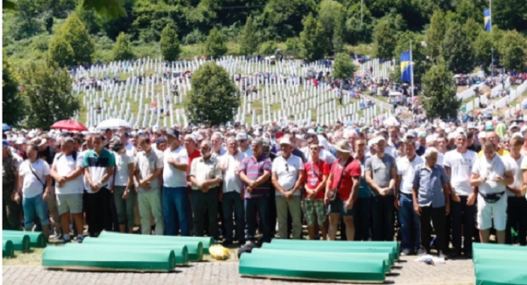 U Potočarima klanjana dženaza za 71 žrtvu genocida u Srebrenici
