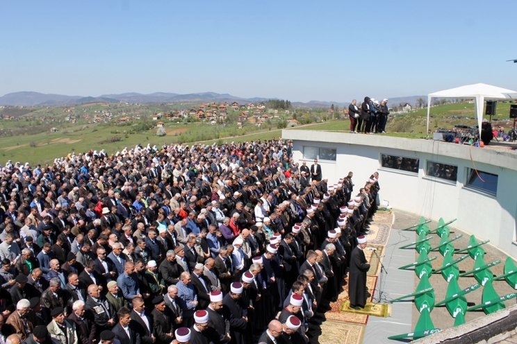 Šesnaesta kolektivna dženaza u Vlasenici