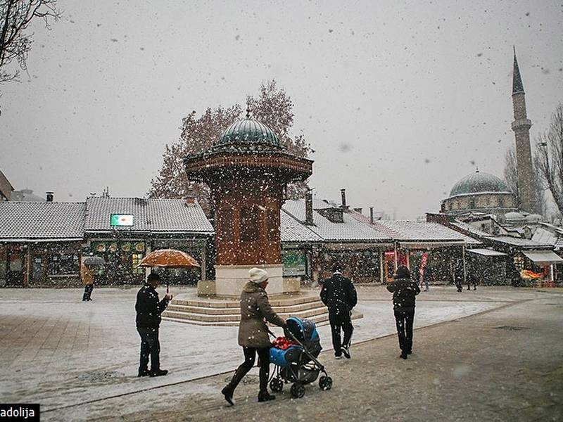 Ne gradi se kultura na šarenim slikama drugih